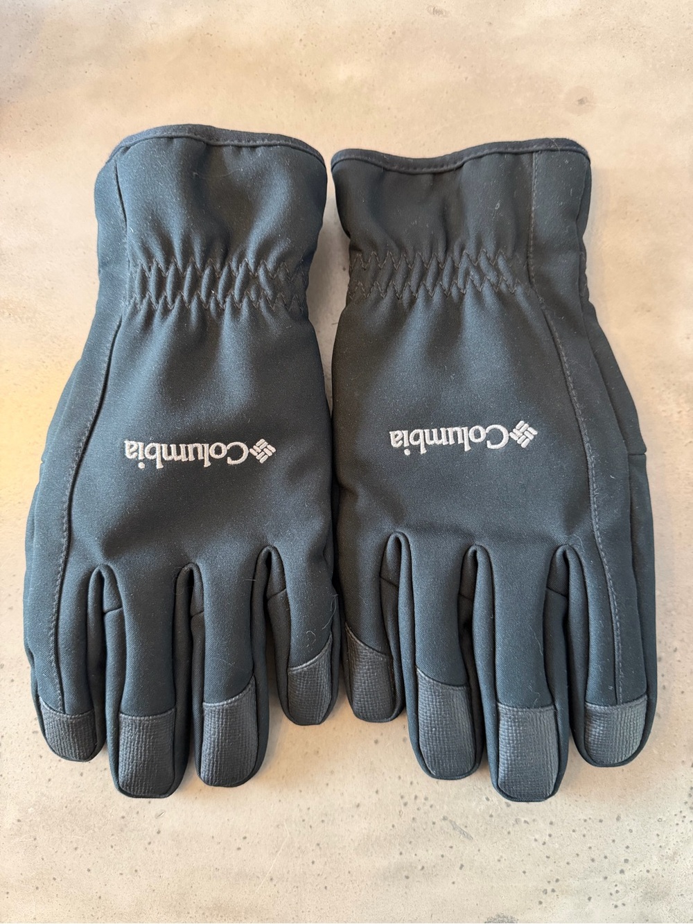 MEN Columbia Black Softshell Gloves